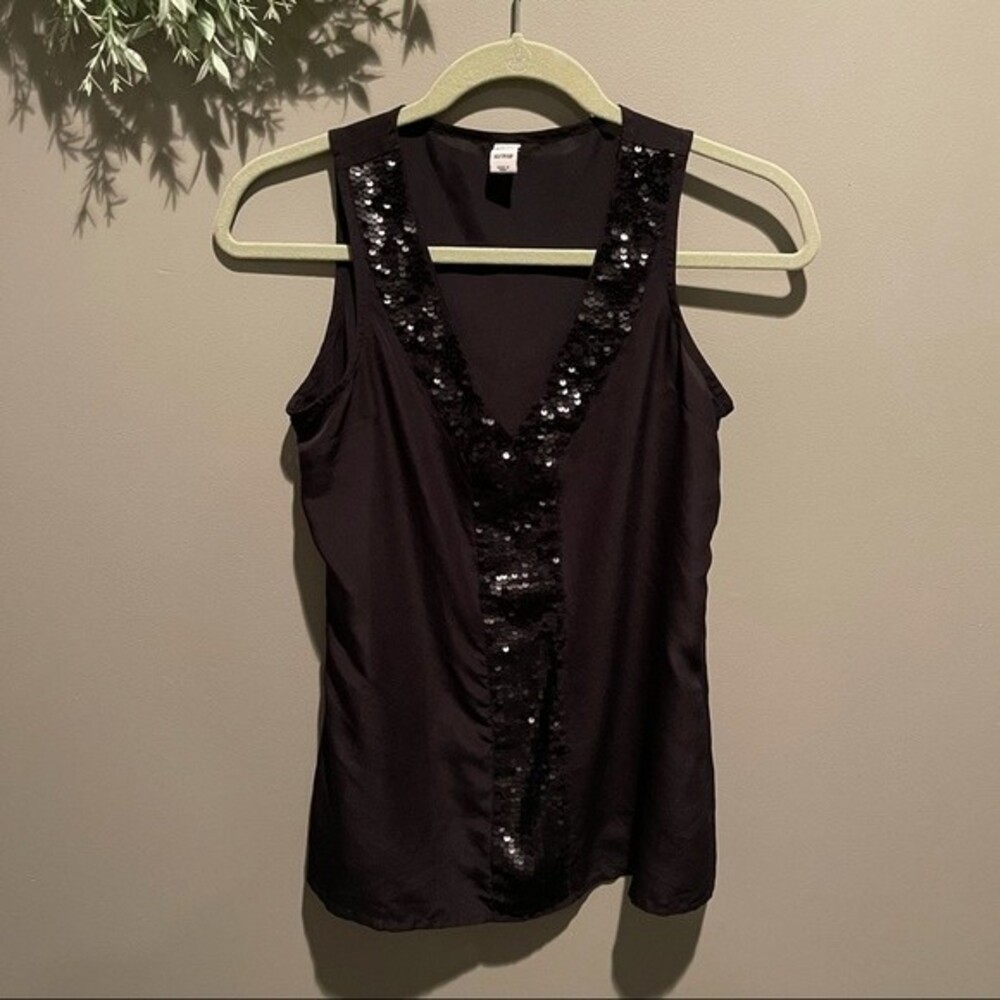 🍂 3/$20 ✨Like New✨ Old Navy Black Sequined V-Neck Tank Top
